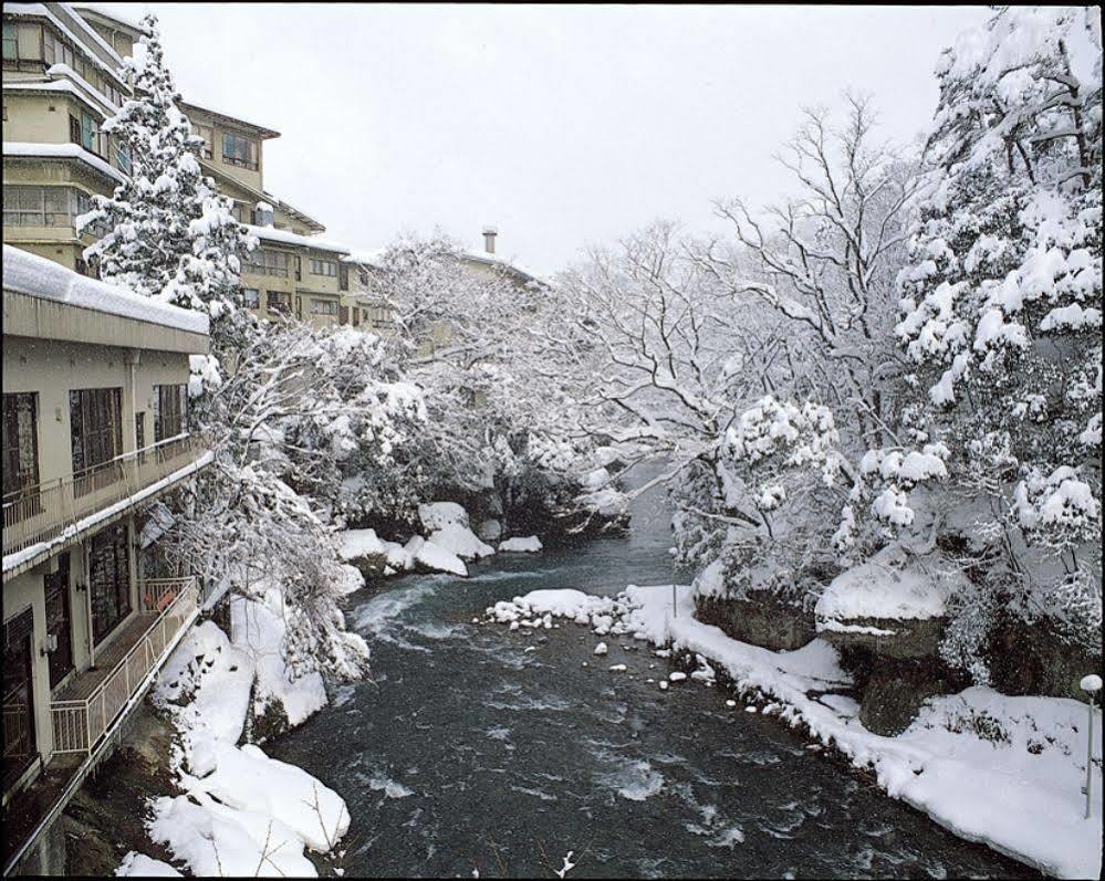 Отель Yamanaka Onsen Shirasagiyu Tawaraya Кага Экстерьер фото