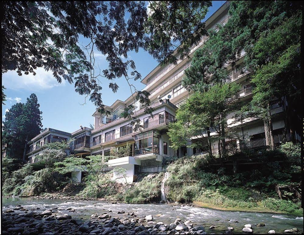 Отель Yamanaka Onsen Shirasagiyu Tawaraya Кага Экстерьер фото
