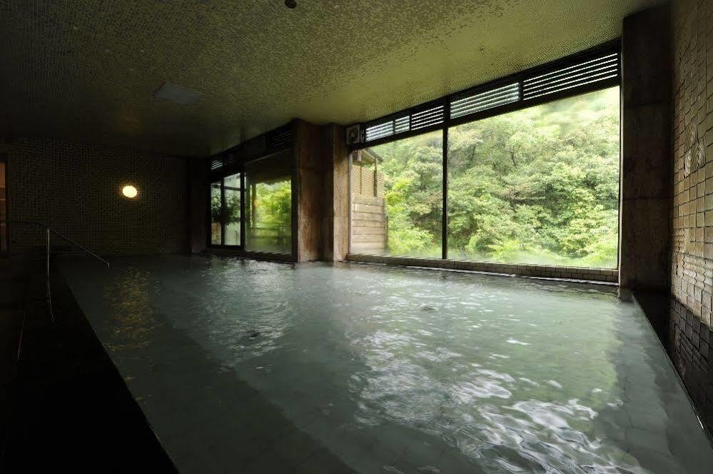 Отель Yamanaka Onsen Shirasagiyu Tawaraya Кага Экстерьер фото